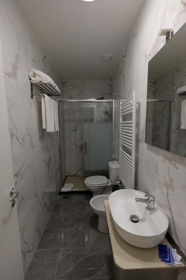 Hotel Midway Milan Bagian luar foto