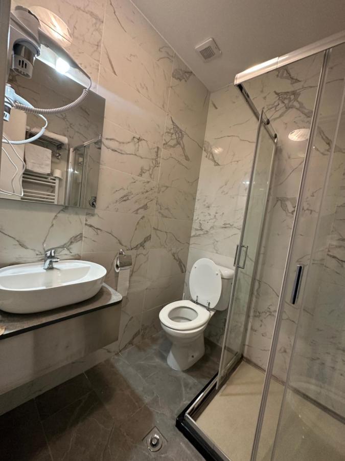 Hotel Midway Milan Bagian luar foto
