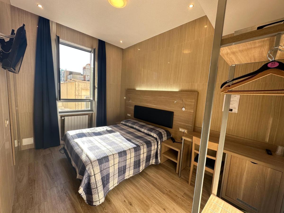 Hotel Midway Milan Bagian luar foto