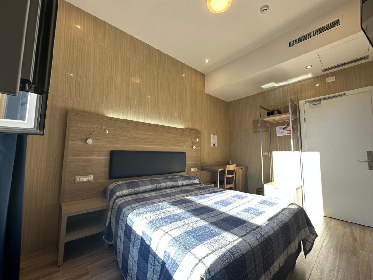 Hotel Midway Milan Bagian luar foto