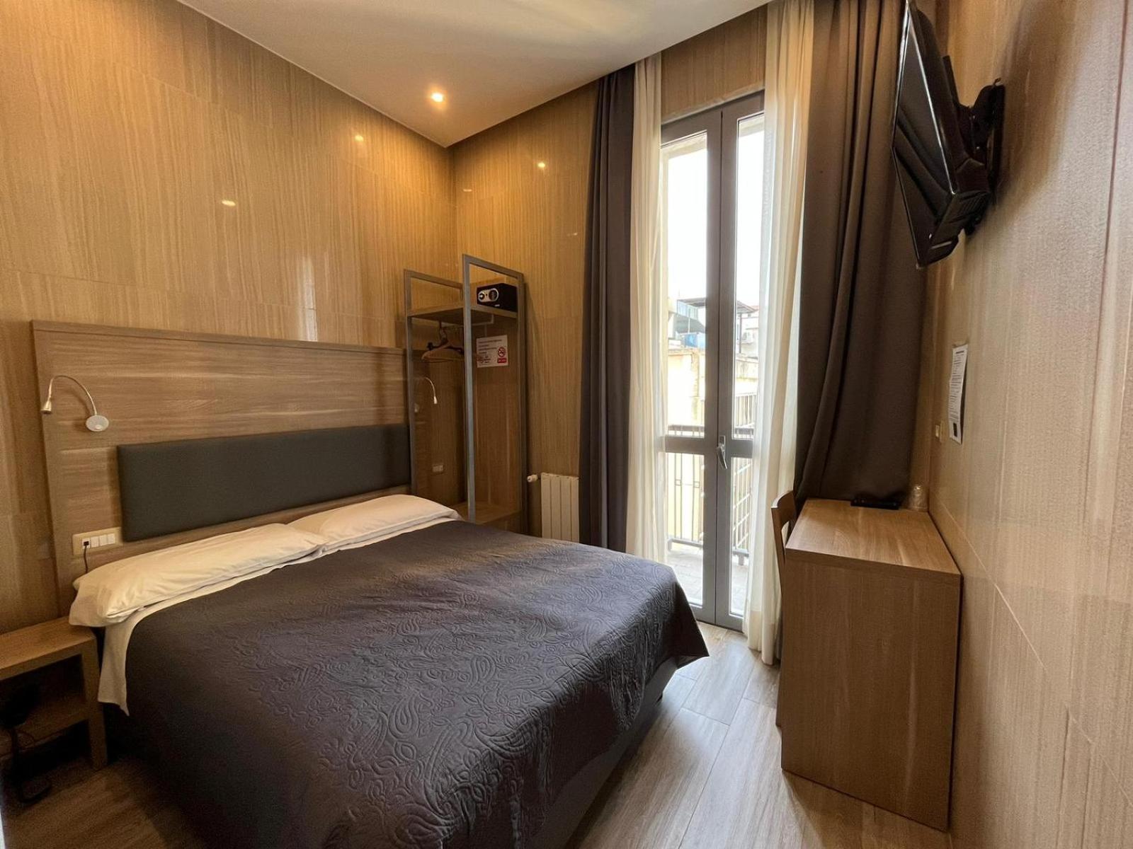 Hotel Midway Milan Bagian luar foto