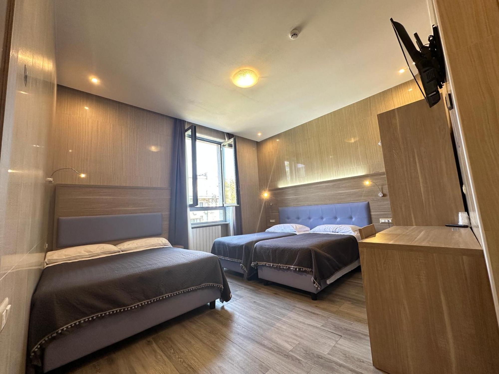 Hotel Midway Milan Bagian luar foto