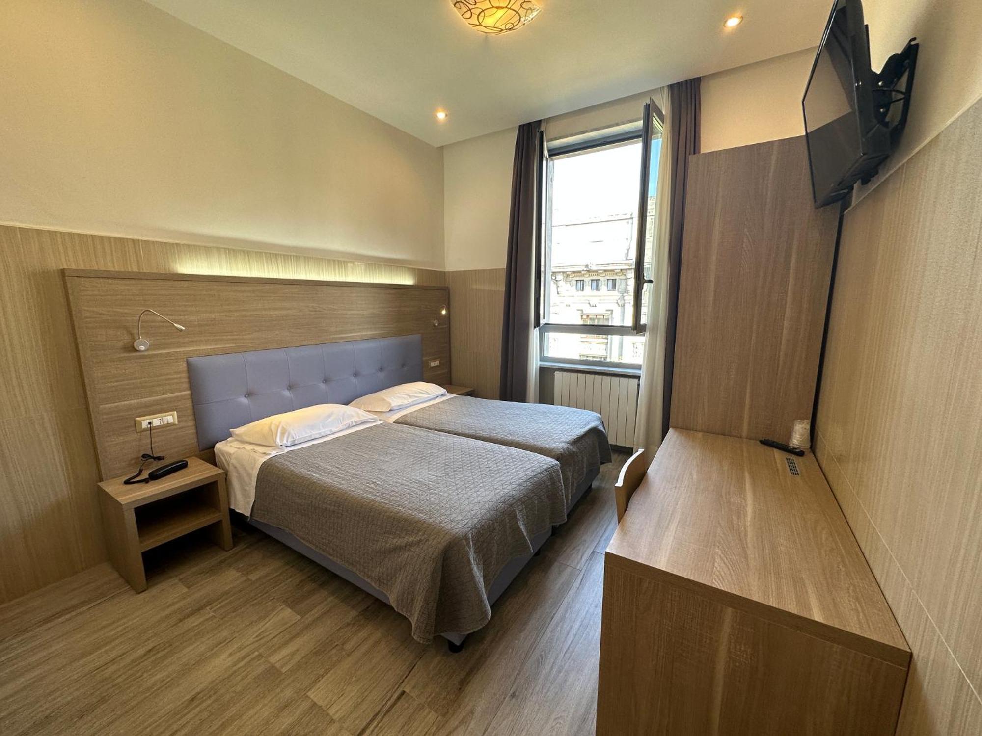Hotel Midway Milan Bagian luar foto
